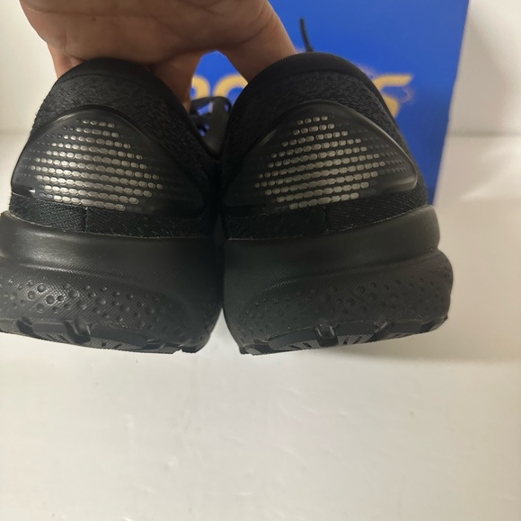 Brooks Men's Black Ghost 16 Size 9.5 - Picture 5 of 7